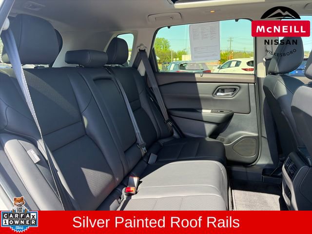 Used 2023 Nissan Rogue SV w/ SV Premium B Package image 14