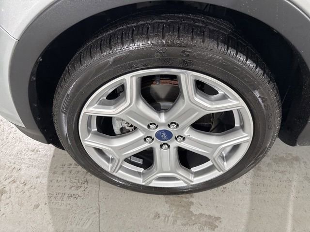 Used 2017 Ford Escape Titanium image 6