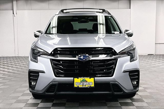 Used 2023 Subaru Ascent Limited w/ Technology Package AWD/4WD image 4