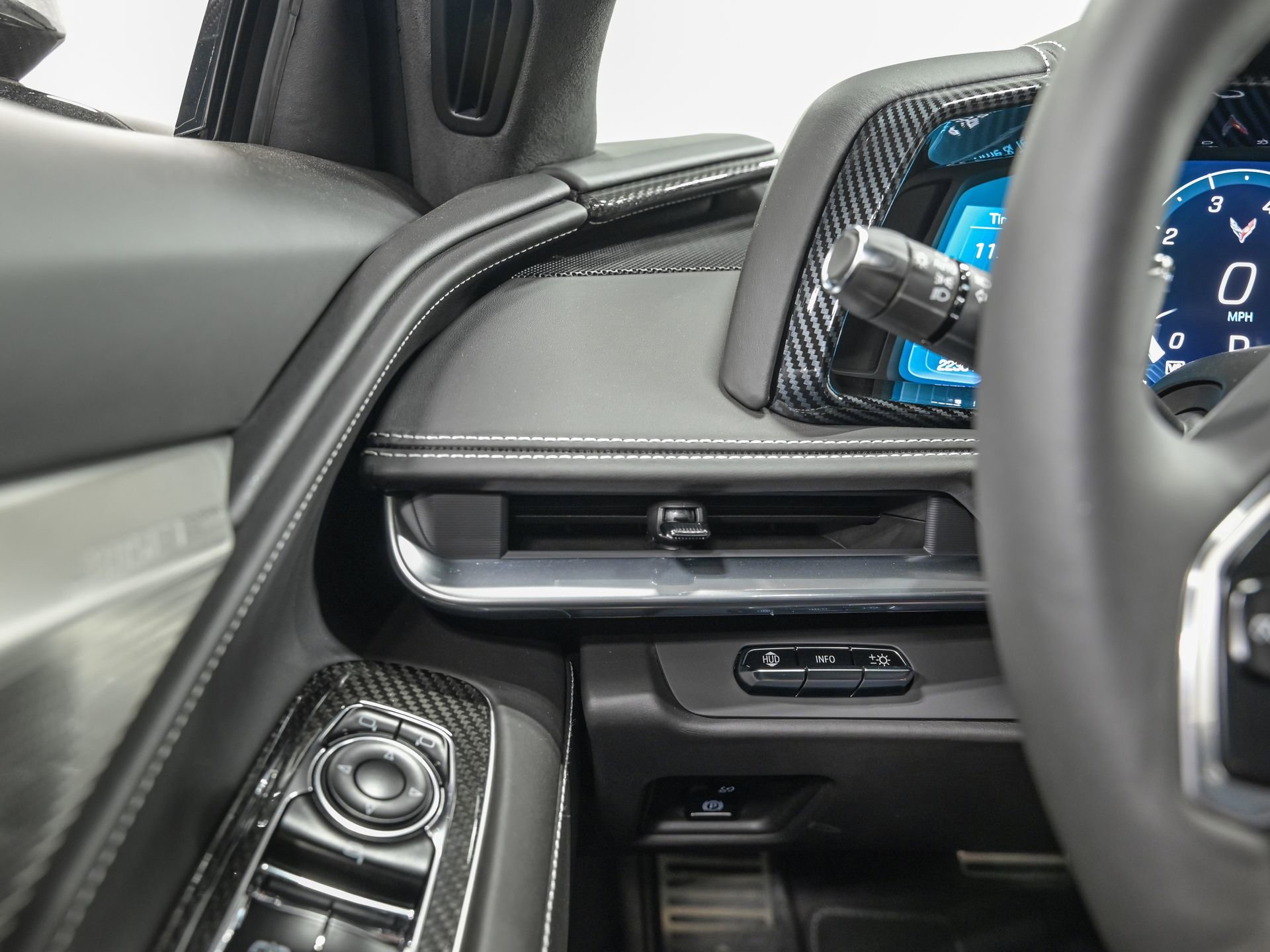 Used 2025 Chevrolet Corvette Stingray Premium Cpe w/ Z51 Performance Package RWD image 14