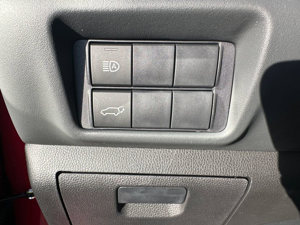 New 2025 Toyota Highlander XLE image 23