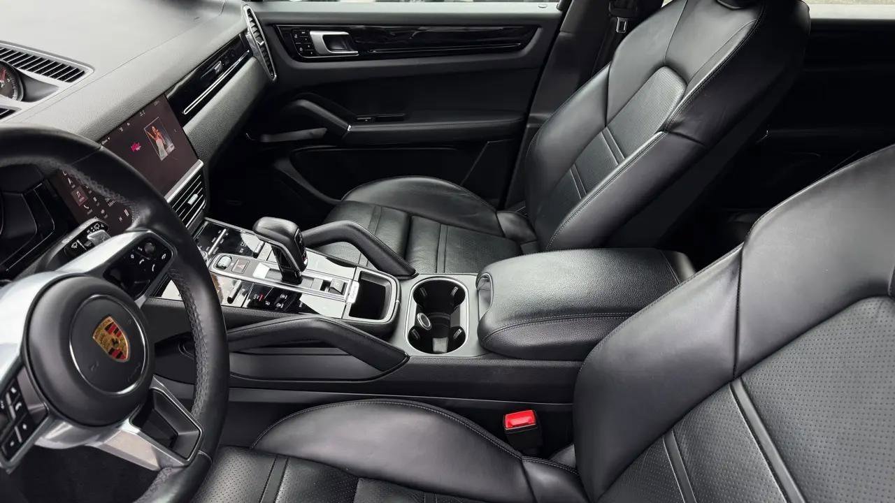 Used 2021 Porsche Cayenne image 17