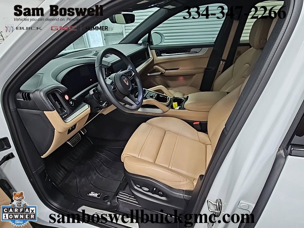 Used 2025 Porsche Cayenne Coupe image 10