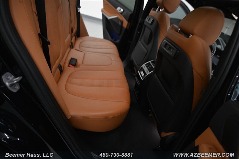 Used 2022 BMW X5 xDrive40i w/ M Sport Package AWD/4WD image 23
