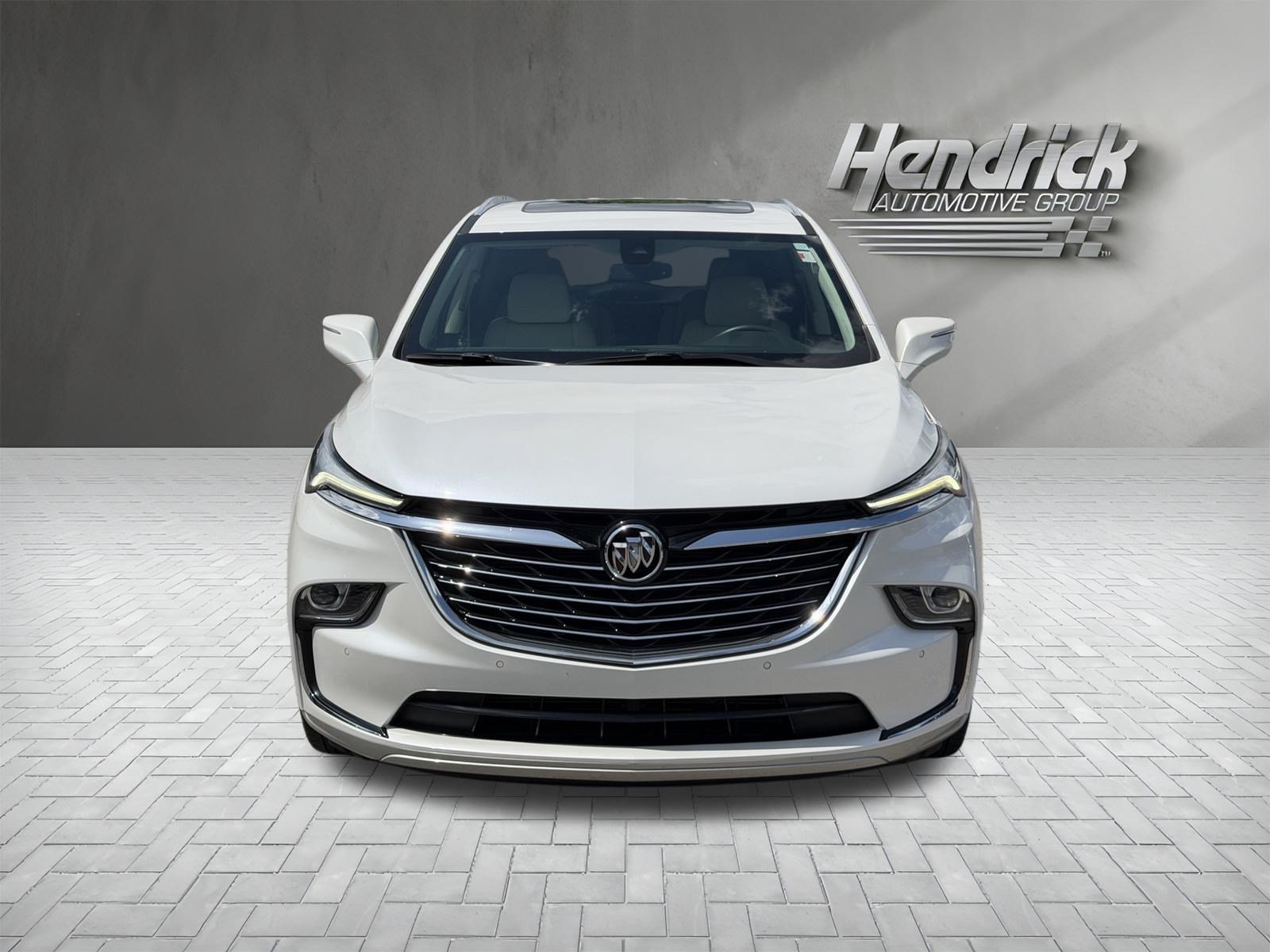 Used 2023 Buick Enclave Essence FWD image 3