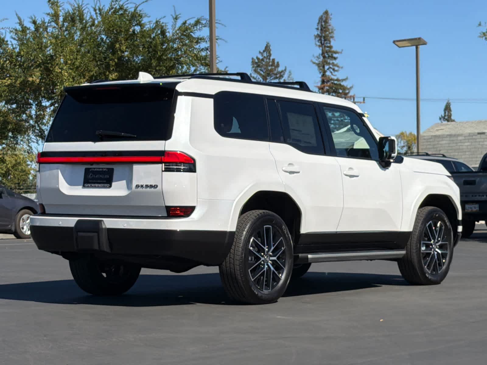 New 2026 Lexus GX 550 w/ Accessory Package (Z1) AWD/4WD image 2