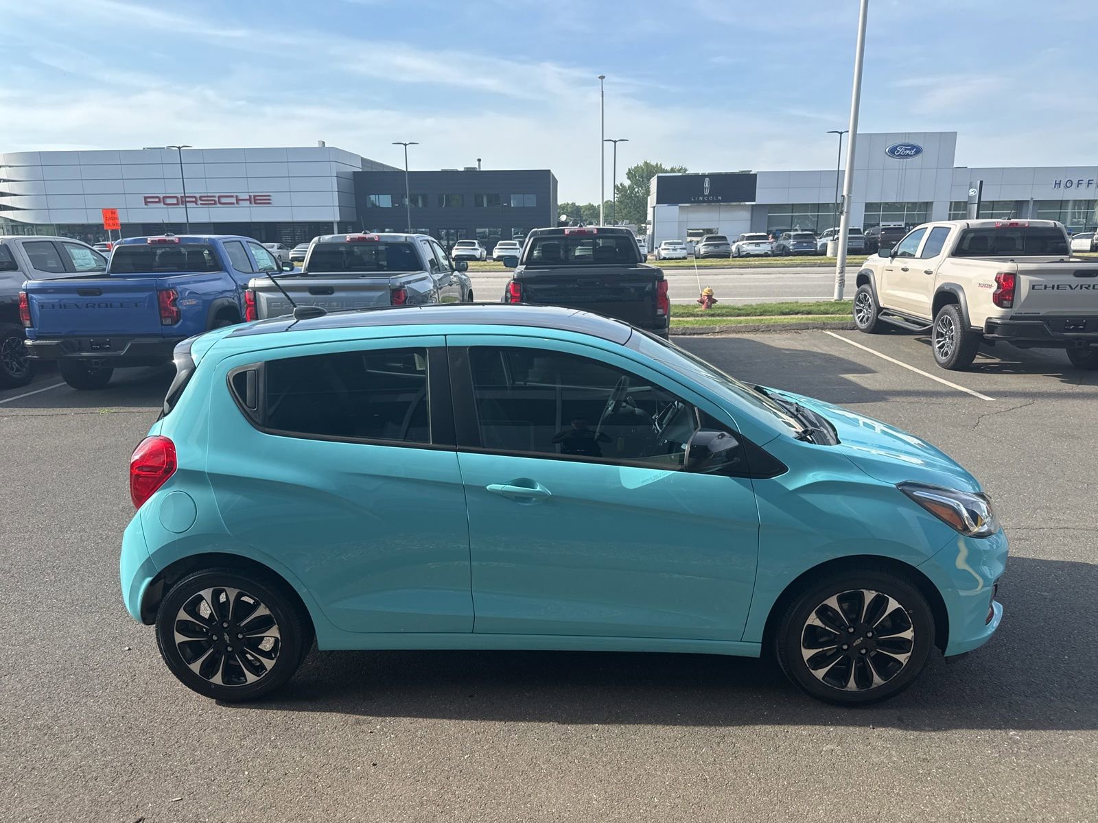Used 2022 Chevrolet Spark LT w/ Spark Special Edition FWD image 5