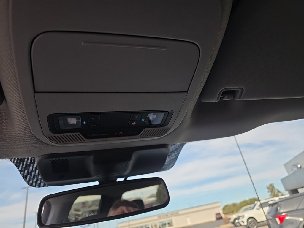 Used 2024 Ford F150 Lightning XLT image 14