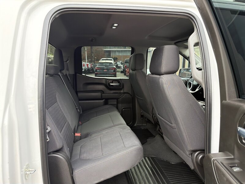 Used 2022 Chevrolet Silverado 1500 LT w/ Z71 Off-Road Package AWD/4WD image 24