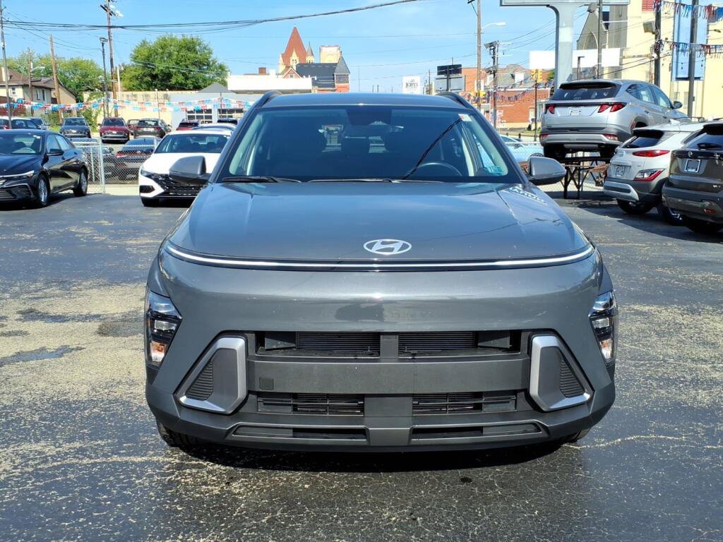 Used 2024 Hyundai Kona SEL AWD/4WD image 2