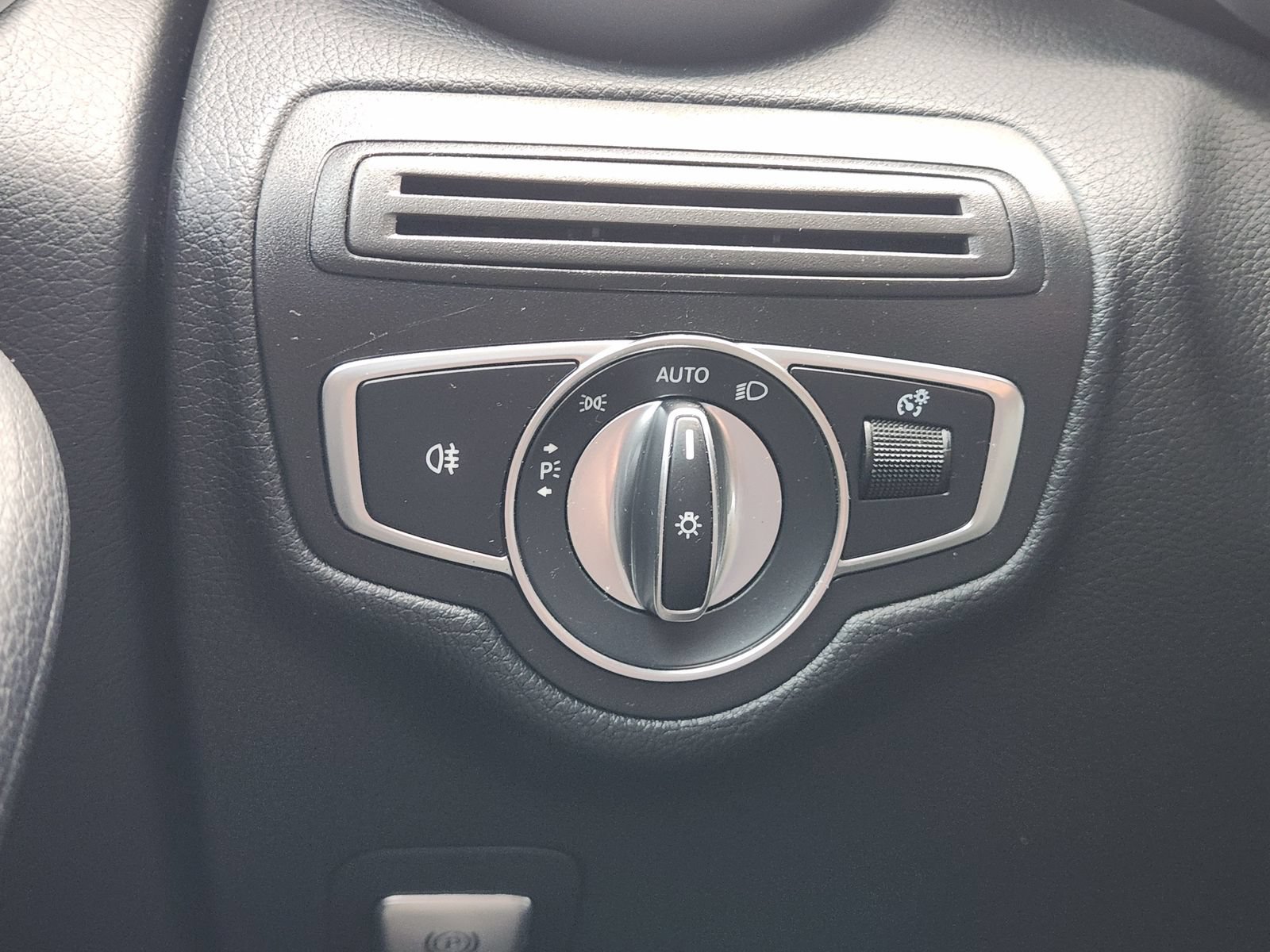 Used 2018 Mercedes-Benz GLC 300 image 22