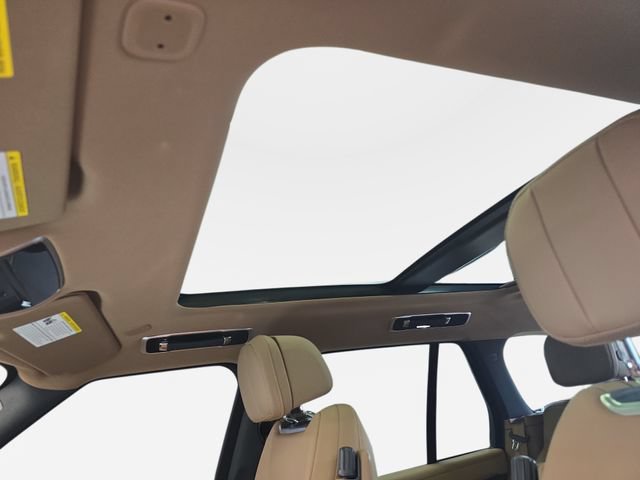 Certified 2025 Land Rover Range Rover SE AWD/4WD image 31