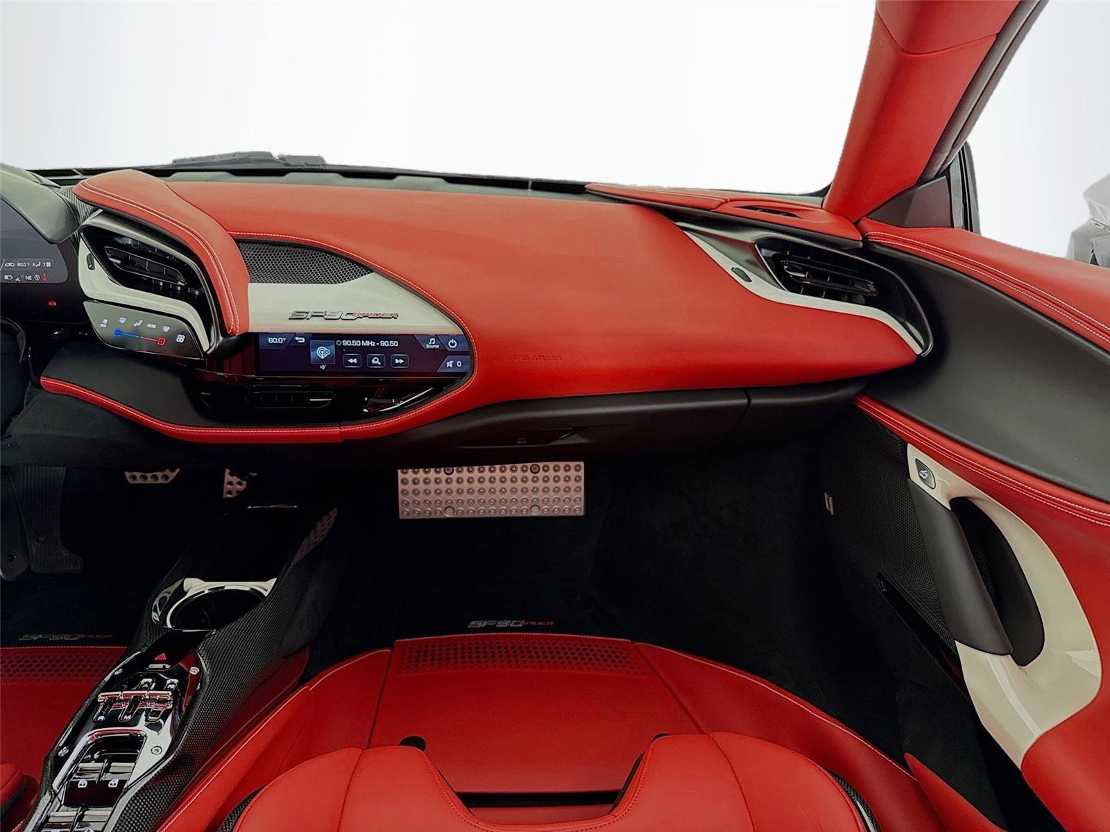 Used 2024 Ferrari SF90 Spider image 19