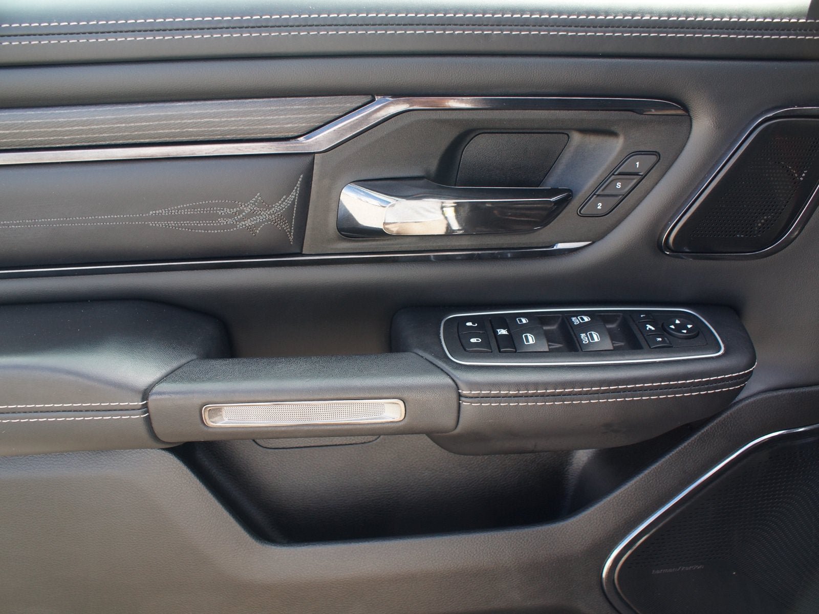 Used 2023 RAM 1500 Limited w/ Night Edition AWD/4WD image 31