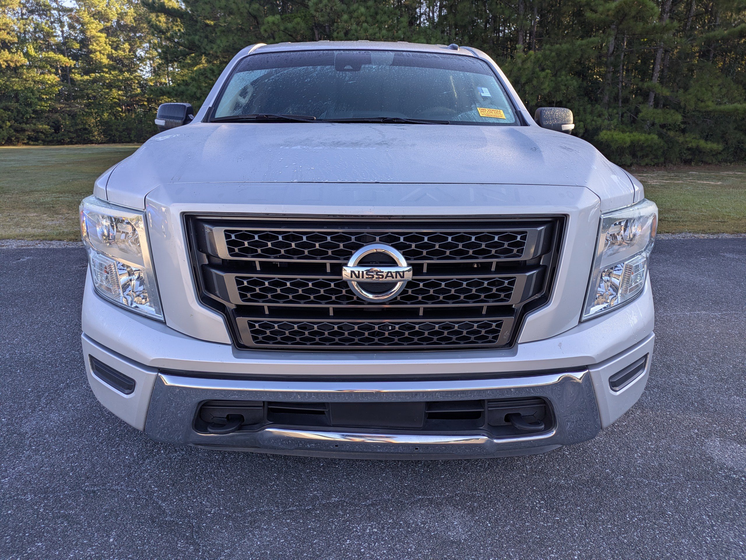 Used 2020 Nissan Titan SV AWD/4WD image 2