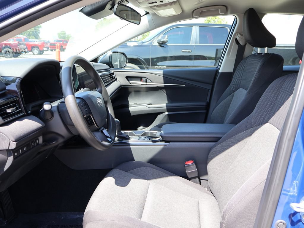 Used 2025 Toyota Camry LE FWD image 21
