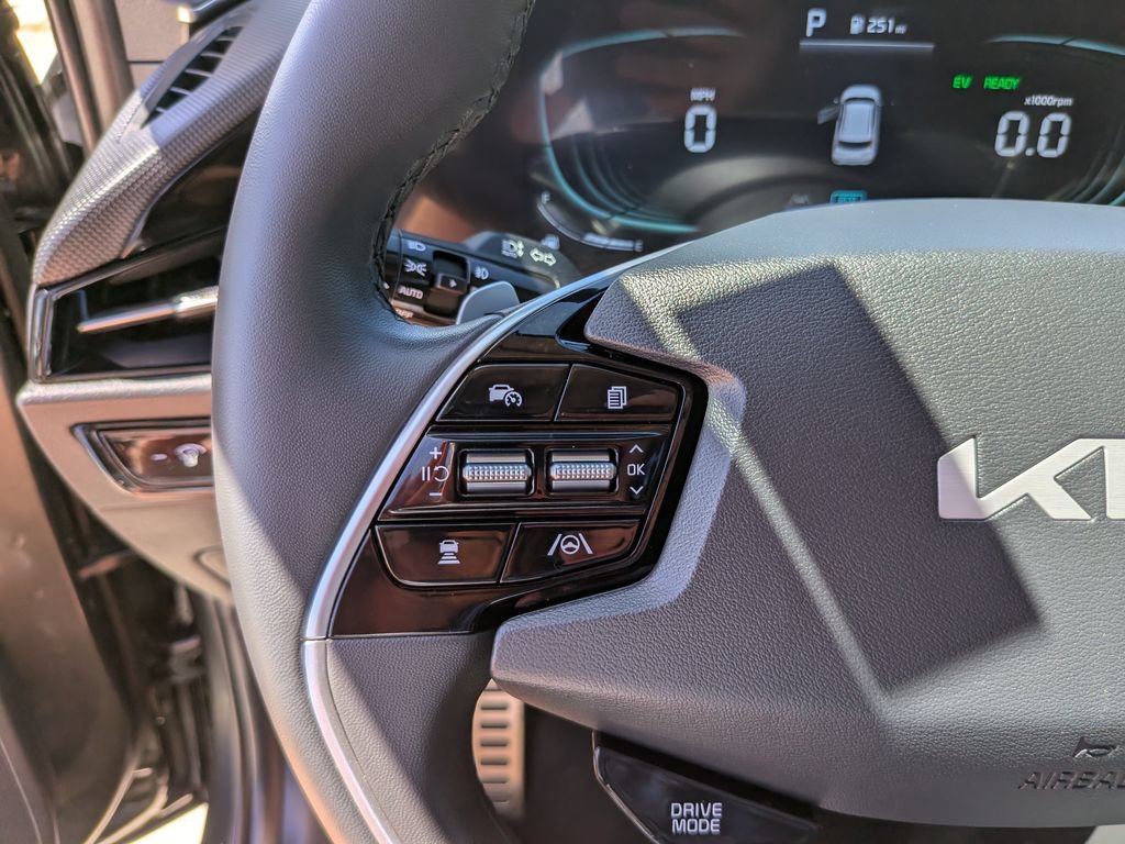 Certified 2025 Kia Niro EX Touring FWD image 29