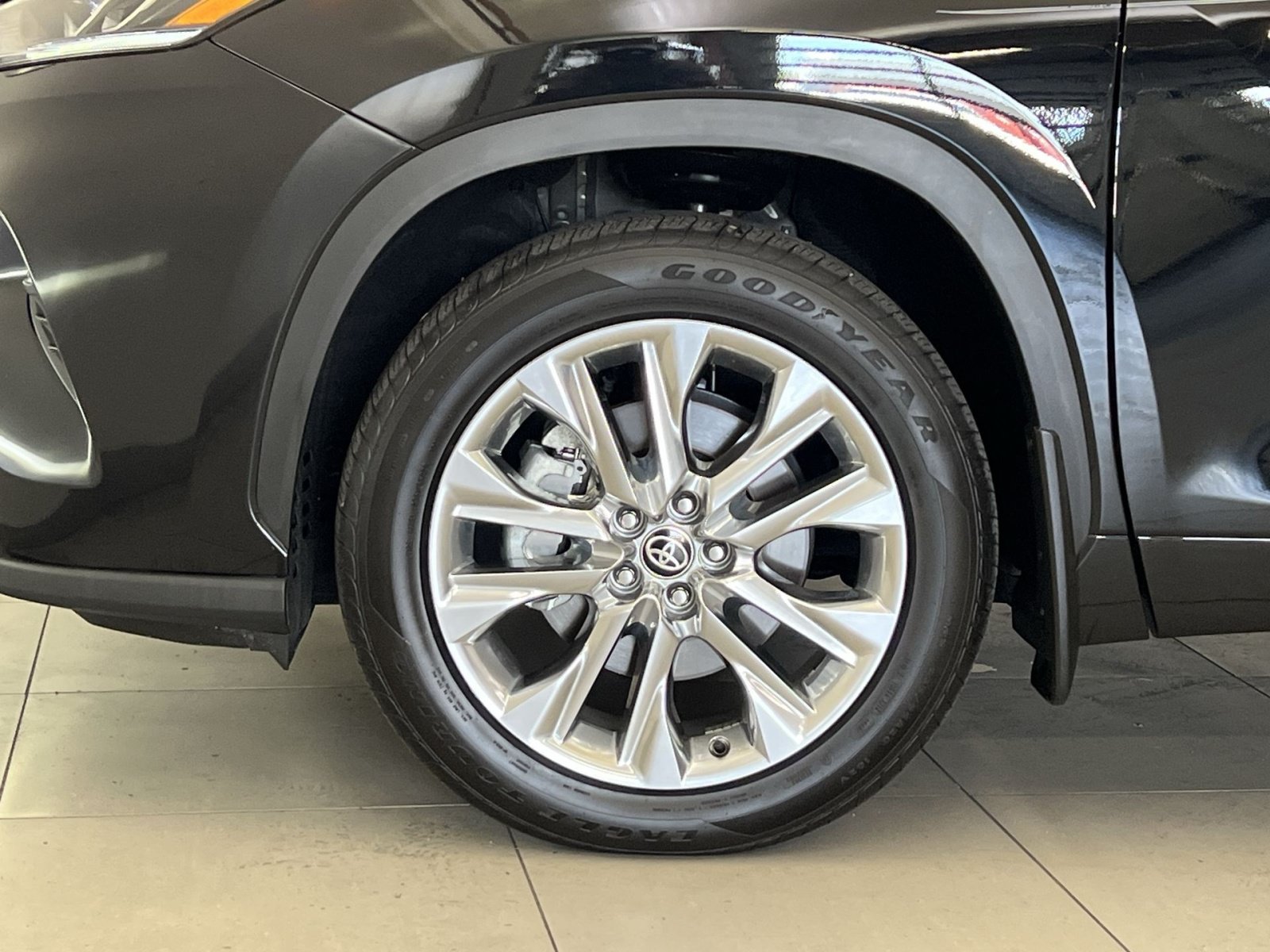 Used 2026 Toyota Highlander Limited AWD/4WD image 11