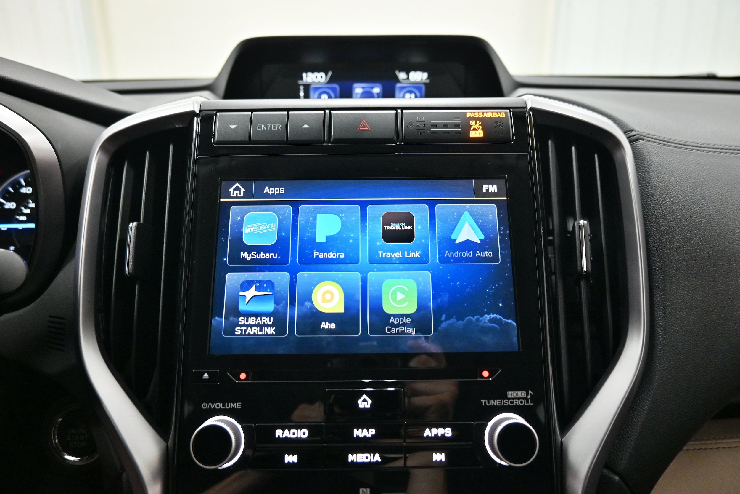 Used 2022 Subaru Ascent Limited w/ Technology Package AWD/4WD image 16