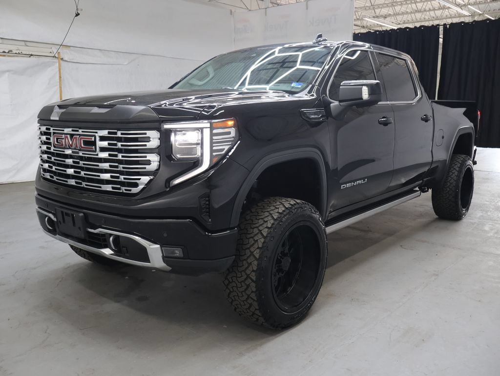 Used 2024 GMC Sierra 1500 Denali w/ Denali Reserve Package AWD/4WD image 3