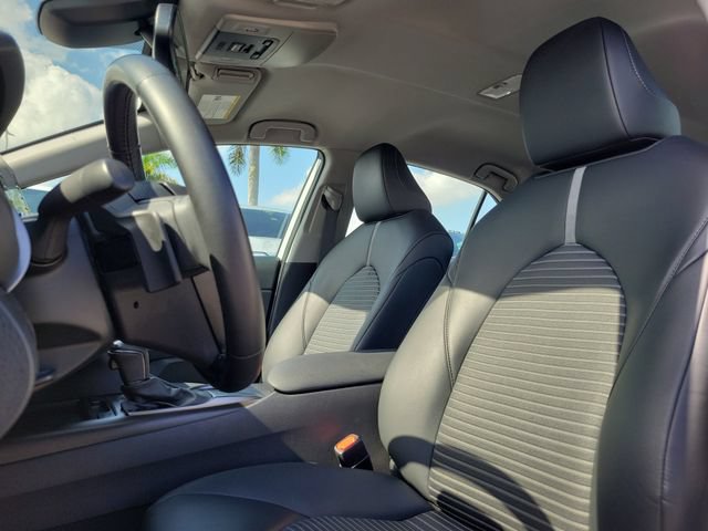 Used 2024 Toyota Camry SE w/ Convenience Package FWD image 19