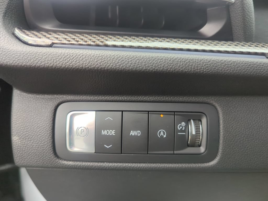 Certified 2026 Chevrolet Traverse High Country AWD/4WD image 28