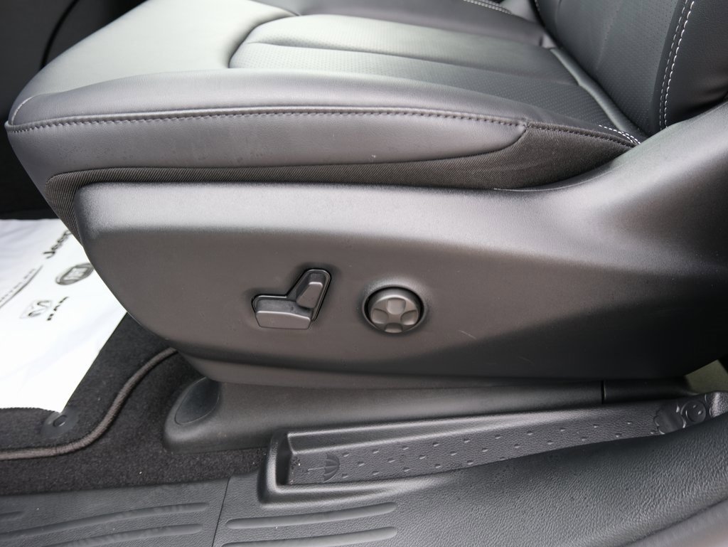 New 2025 Chrysler Pacifica Select image 26