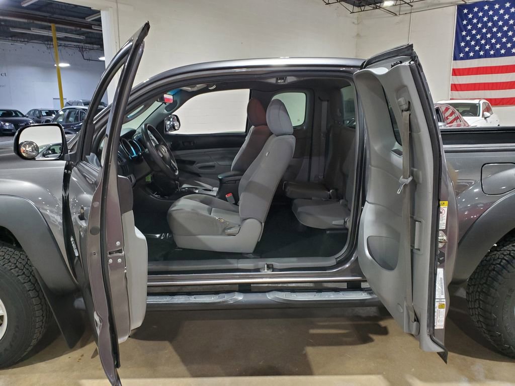 Used 2014 Toyota Tacoma PreRunner RWD image 23