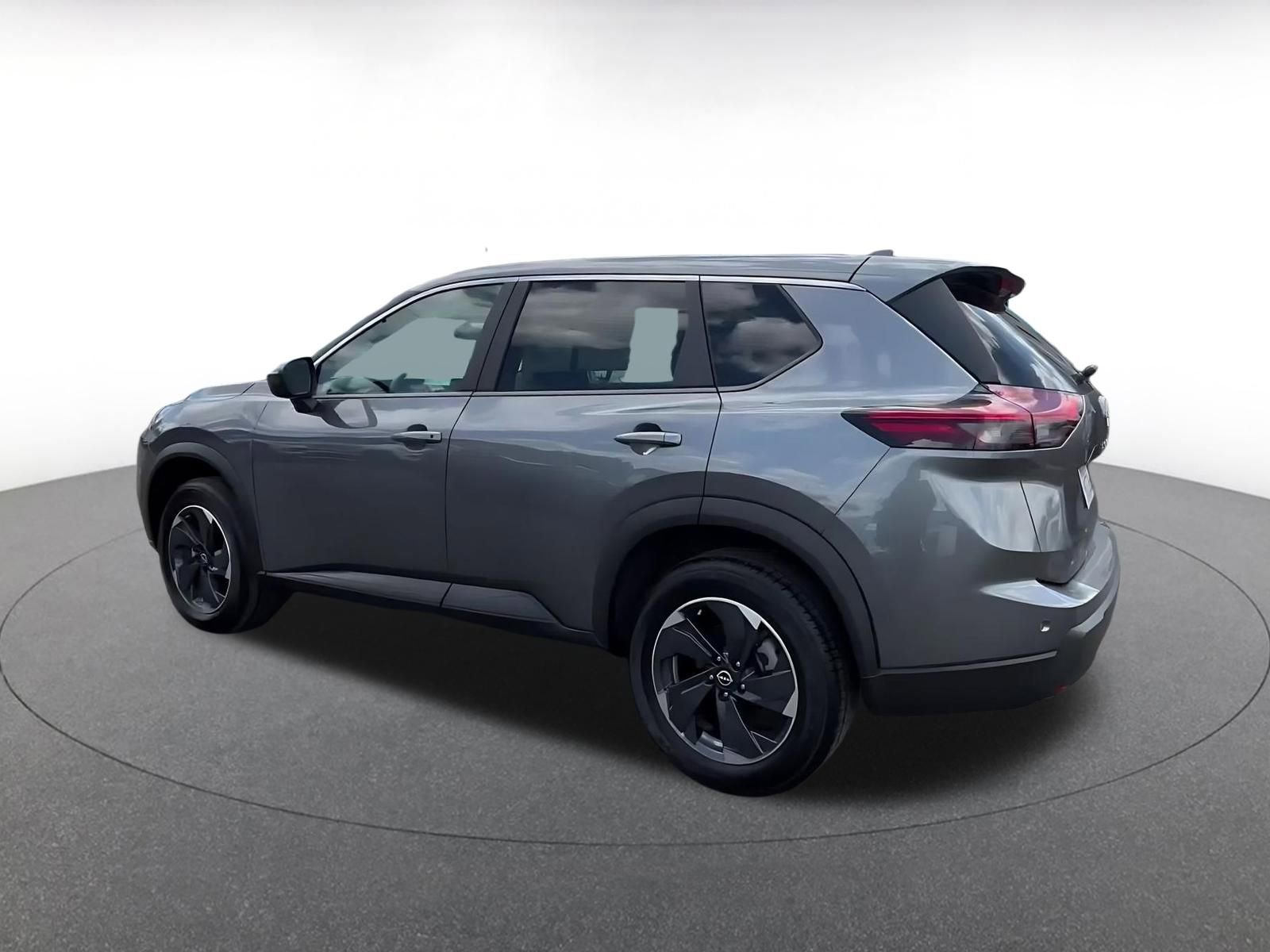 Used 2025 Nissan Rogue SV FWD image 10