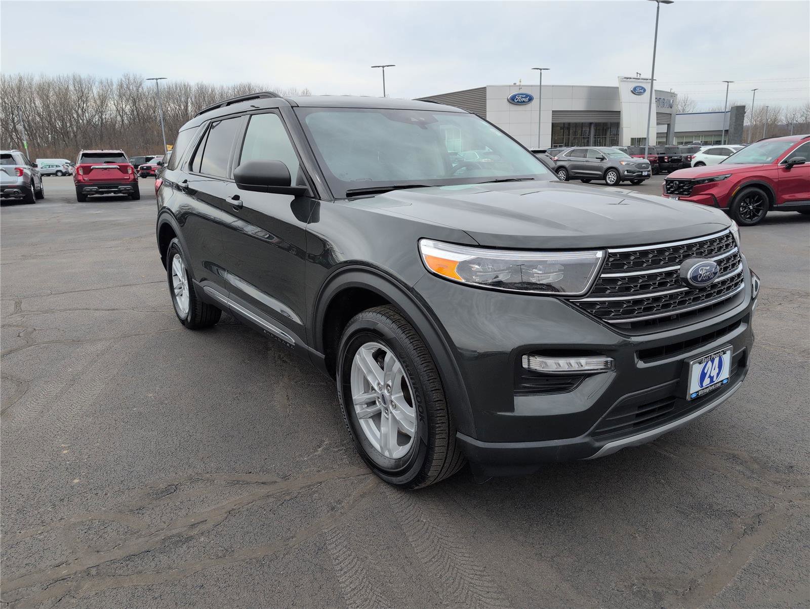 Used 2024 Ford Explorer XLT w/ Equipment Group 202A AWD/4WD image 7