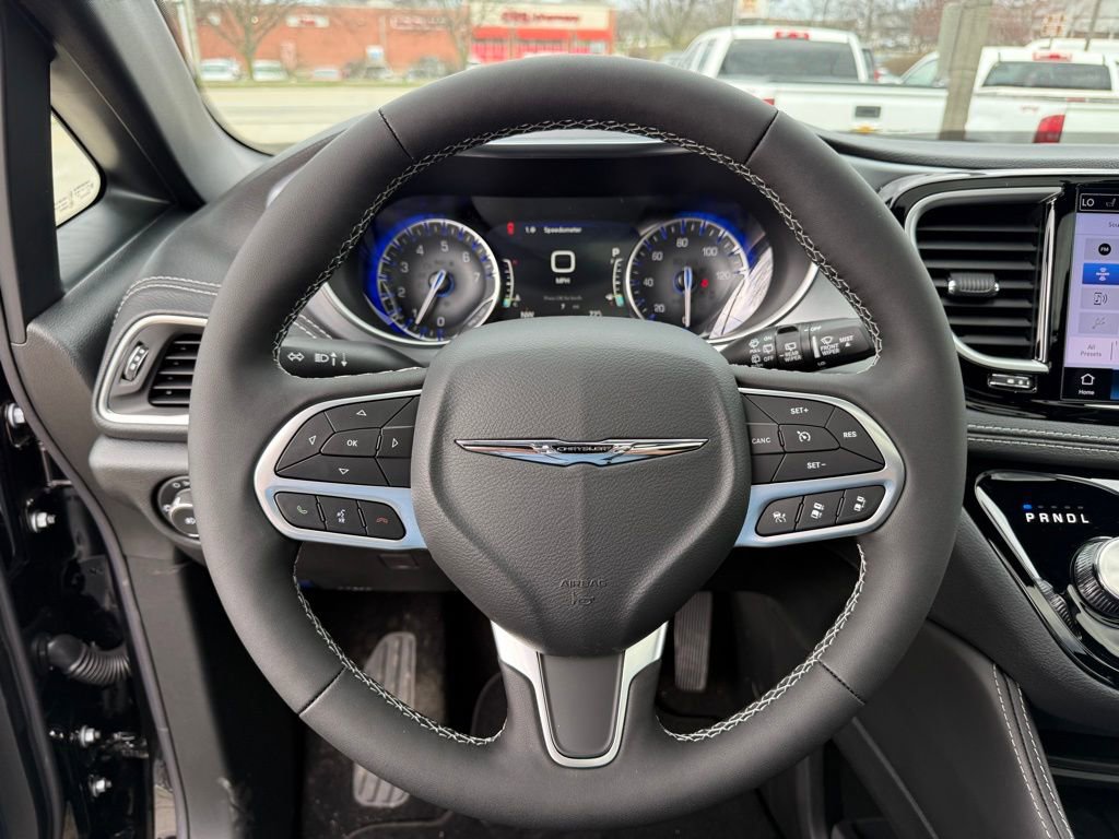 New 2026 Chrysler Pacifica Limited image 14