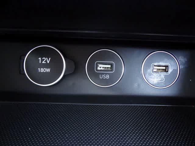 Used 2023 Genesis G70 2.0T RWD image 39