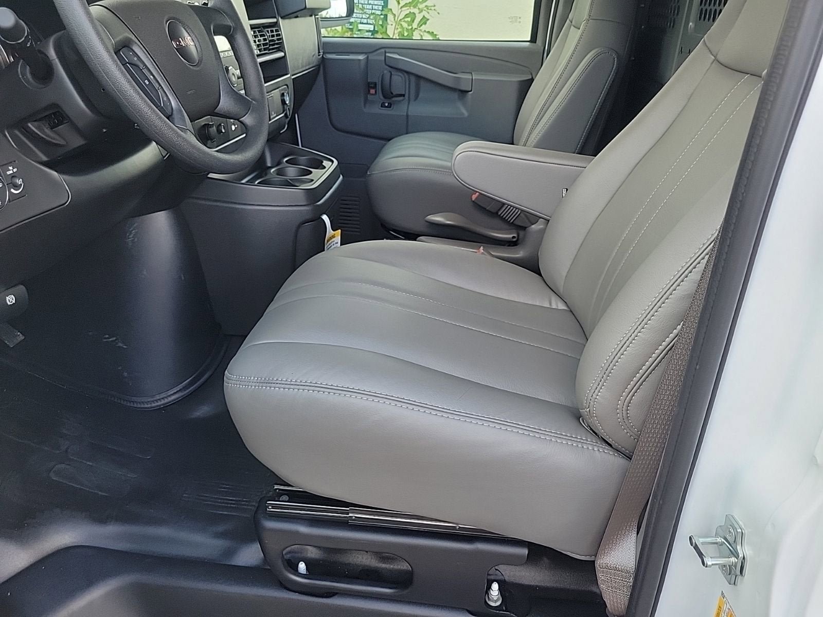 New 2025 GMC Savana 2500 w/ Driver Convenience Package RWD image 13