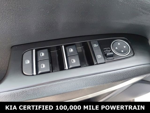 Certified 2025 Kia Soul LX image 18