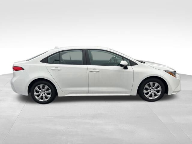Used 2024 Toyota Corolla LE image 8