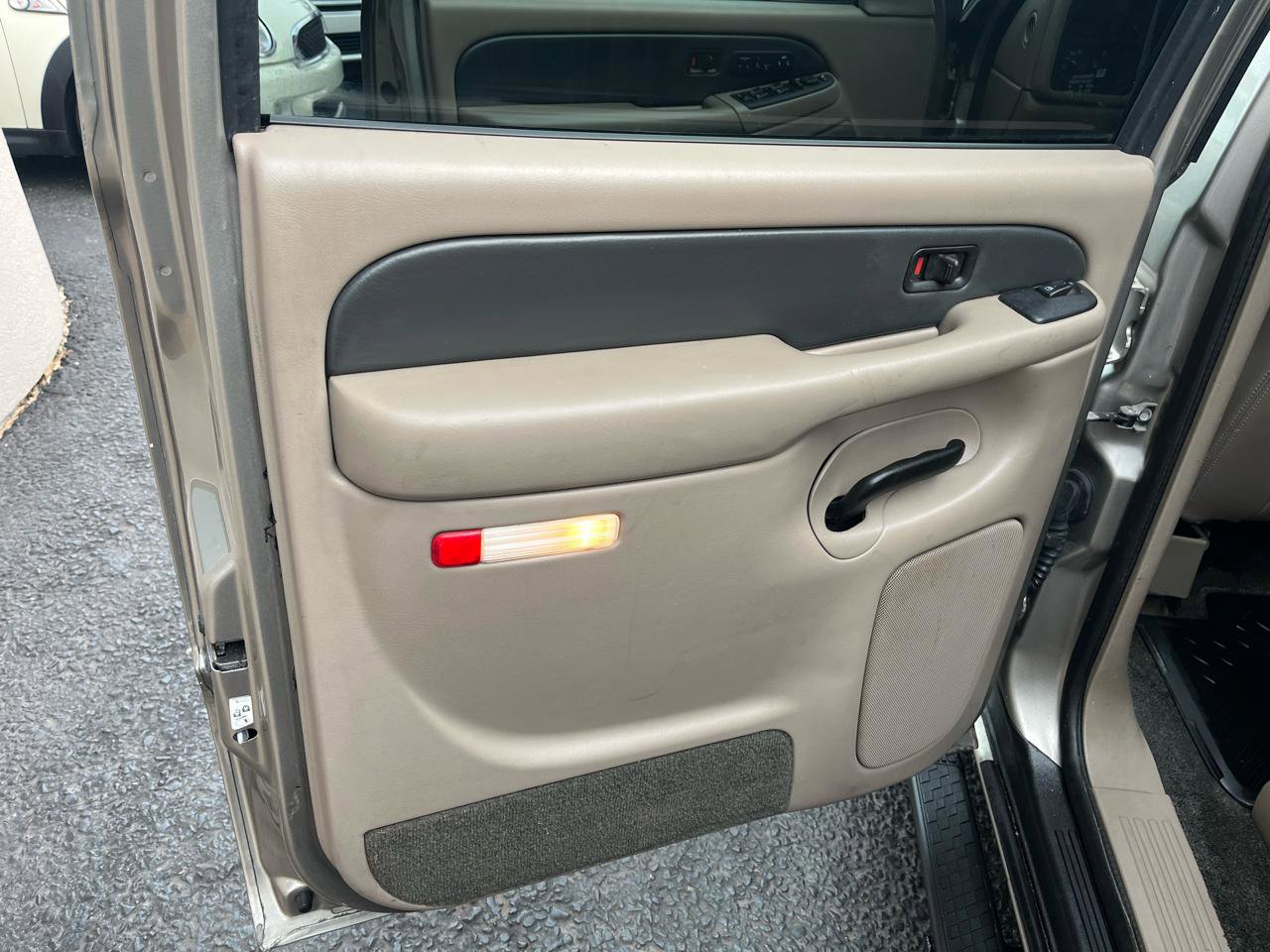Used 2003 Chevrolet Avalanche 2WD image 26