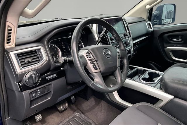 Used 2021 Nissan Titan SV w/ SV Convenience Package image 12