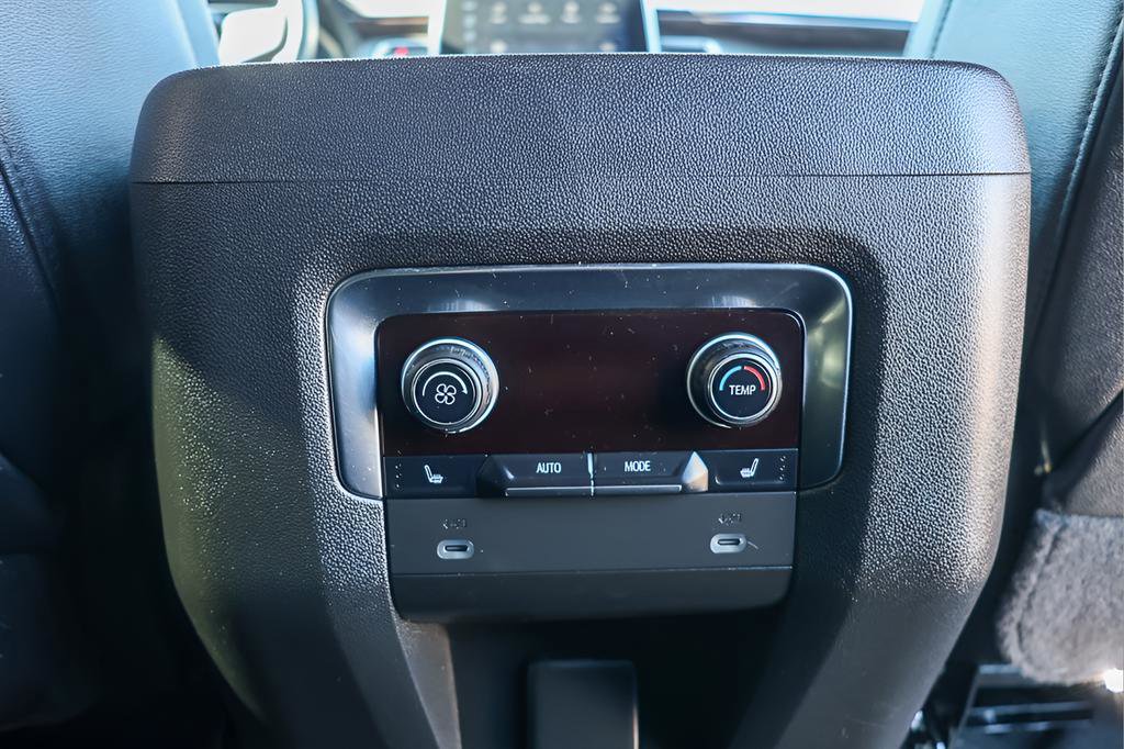 Used 2022 Chevrolet Tahoe Z71 w/ Luxury Package image 31