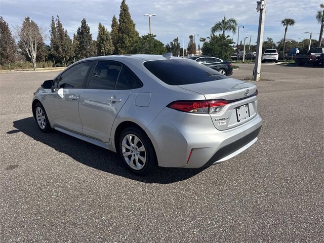 Used 2022 Toyota Corolla LE image 6