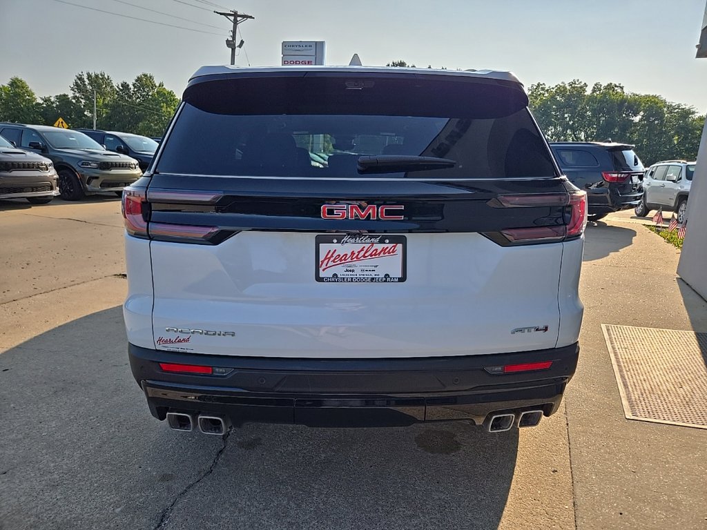Used 2026 GMC Acadia AT4 w/ Luxury Package AWD/4WD image 11