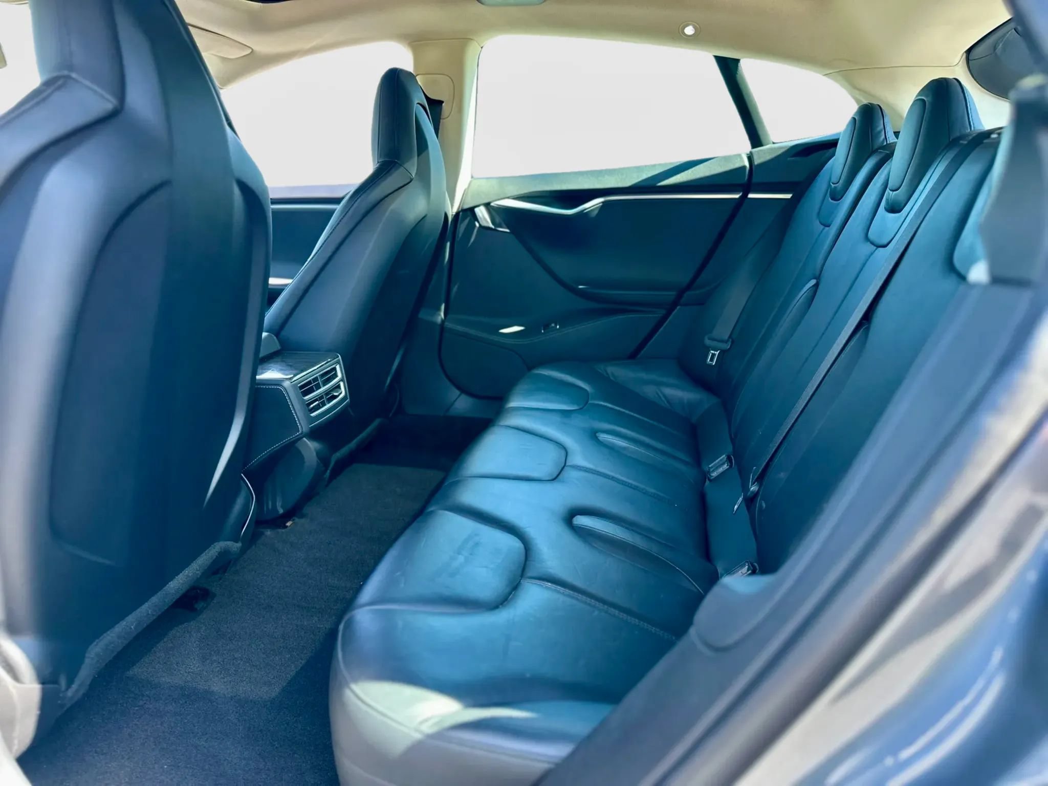 Used 2014 Tesla Model S P85 RWD image 16