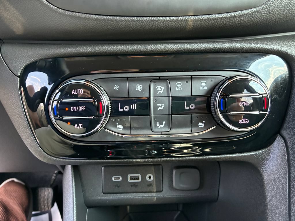 Used 2023 Buick Encore GX Select w/ Sport Touring Package AWD/4WD image 15
