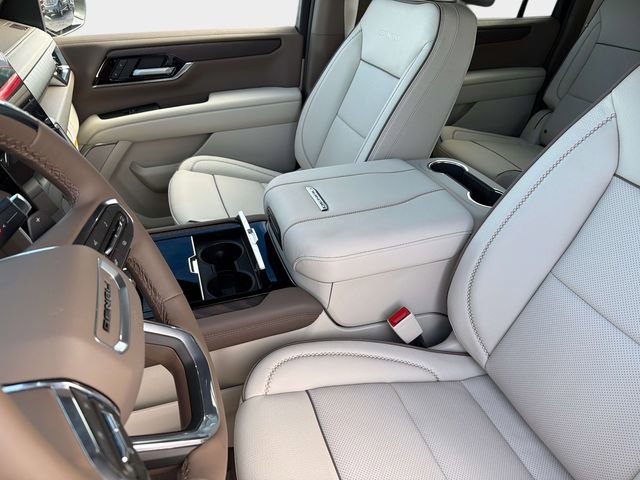 New 2026 GMC Yukon XL Denali w/ Denali Reserve Package image 22