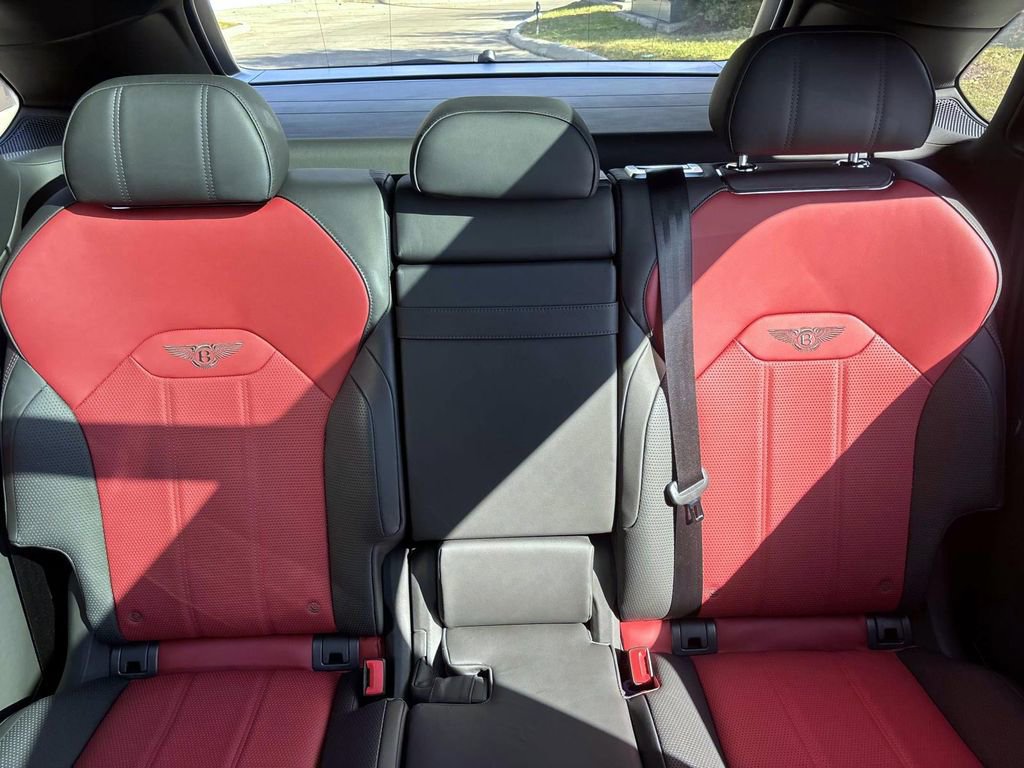 Certified 2022 Bentley Bentayga image 14