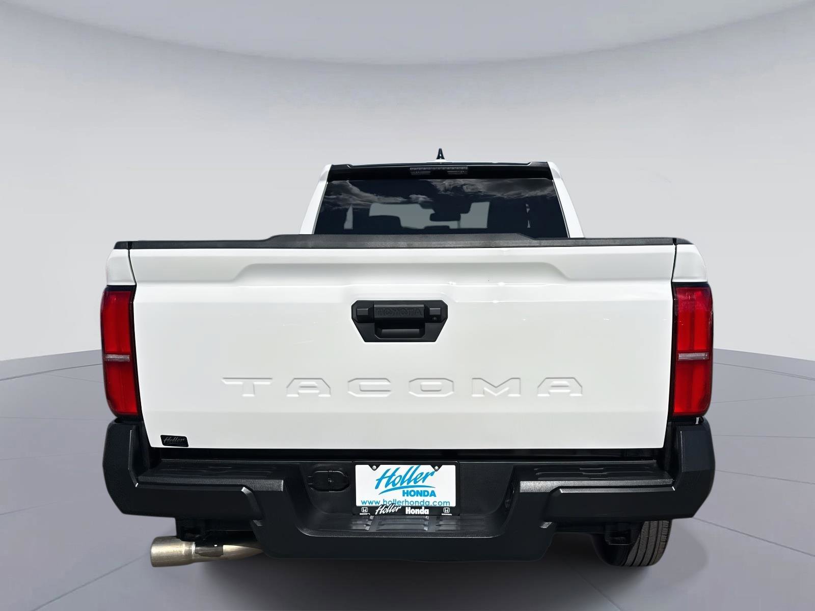 Used 2025 Toyota Tacoma SR image 5