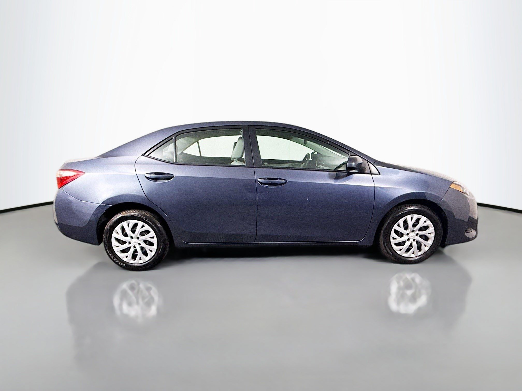 Used 2019 Toyota Corolla LE FWD image 11