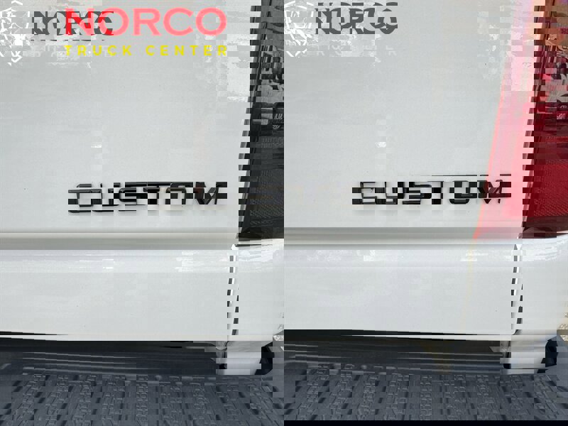 Used 2022 Chevrolet Silverado 2500 Custom w/ Custom Convenience Package image 14