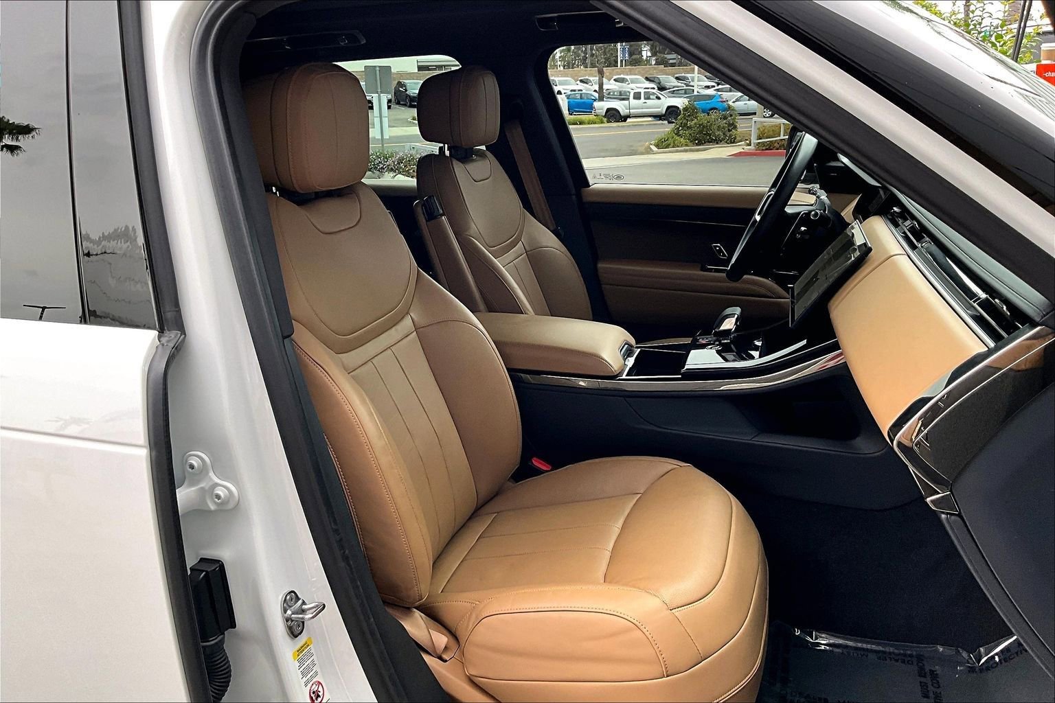 Used 2024 Land Rover Range Rover Sport SE image 7