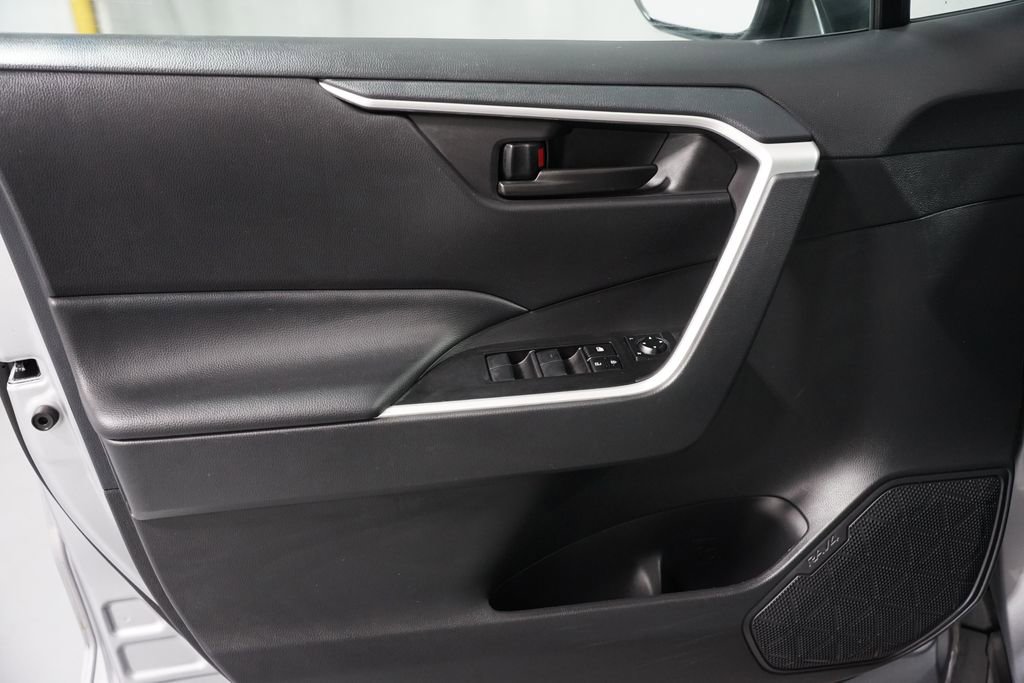 Certified 2023 Toyota RAV4 LE image 28