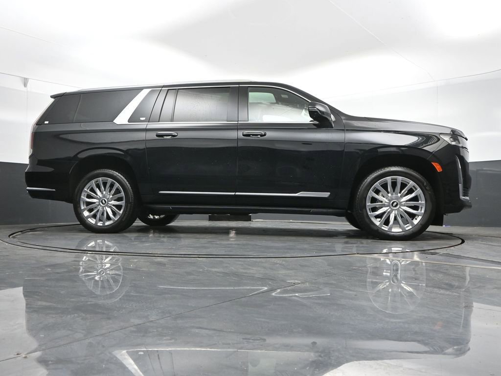 Used 2023 Cadillac Escalade ESV Premium Luxury image 48